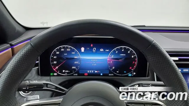 Mercedes-Benz E-Class — Фото автомобиля 8