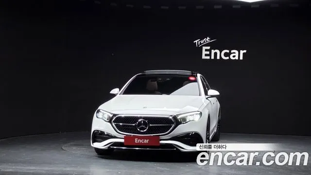 Mercedes-Benz E-Class — Фото автомобиля 3