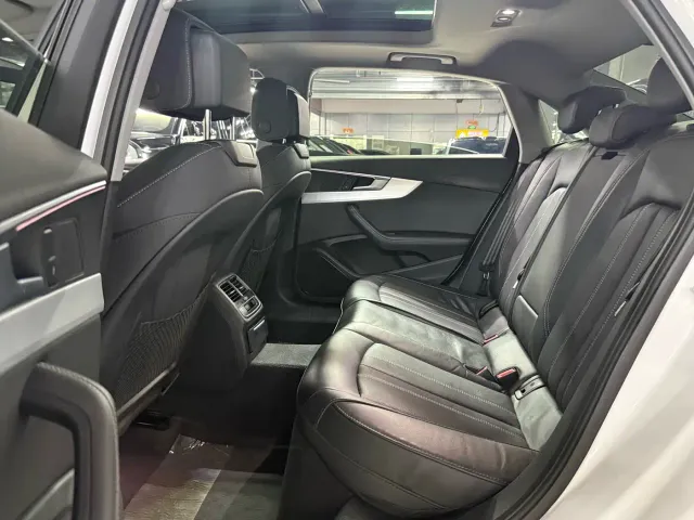 Audi A4L — Фото автомобиля 14