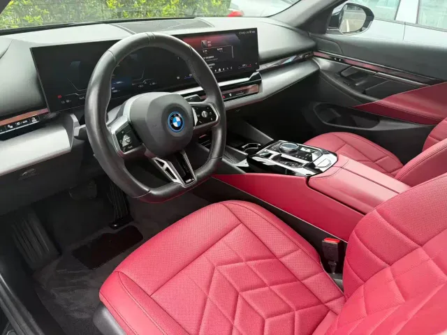 BMW i5 — Фото автомобиля 11