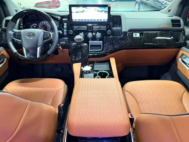 Toyota HIACE — Фото автомобиля 9