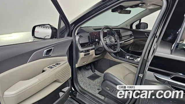 Kia Carnival Generation 4 — Фото автомобиля 15