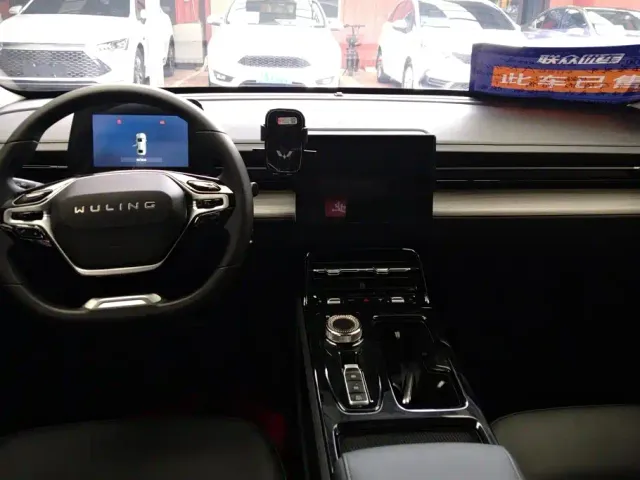 Wuling Starlight — Фото автомобиля 11