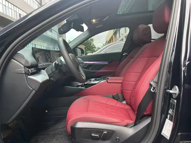 BMW 5 Series — Фото автомобиля 15