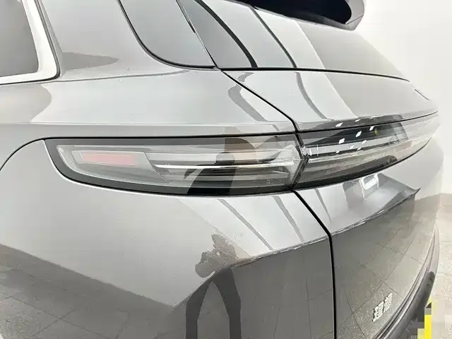Li Auto L7 — Фото автомобиля 19