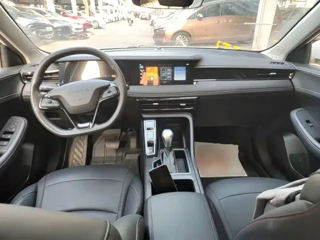 Roewe i5 — Фото автомобиля 9