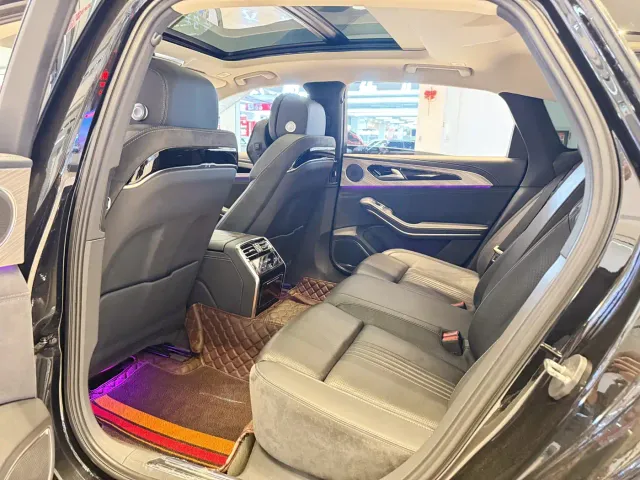 Hongqi H9 — Фото автомобиля 10