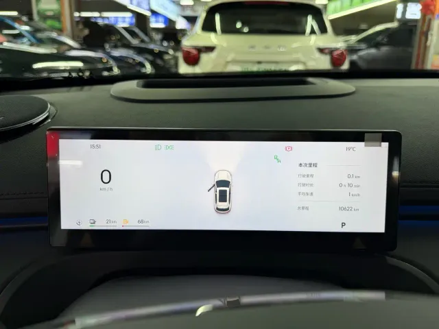 Geely Galaxy Starship 7 EM-i — Фото автомобиля 10