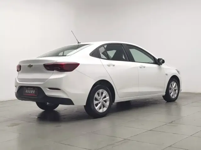Chevrolet Cavalier — Фото автомобиля 2