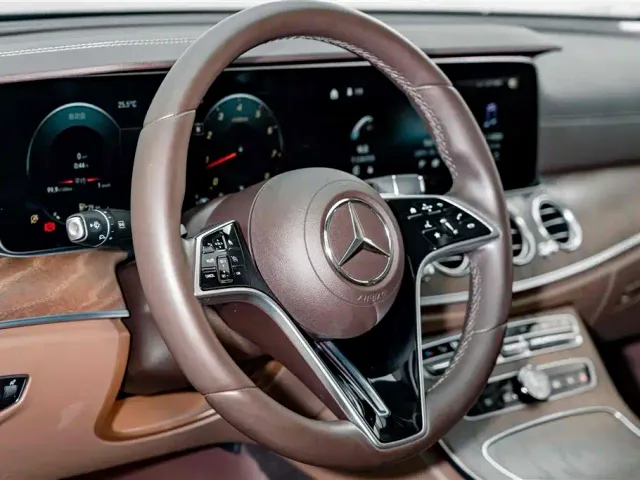 Mercedes-Benz E-Class — Фото автомобиля 9