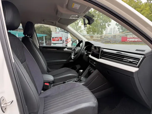 Volkswagen Tiguan L — Фото автомобиля 9
