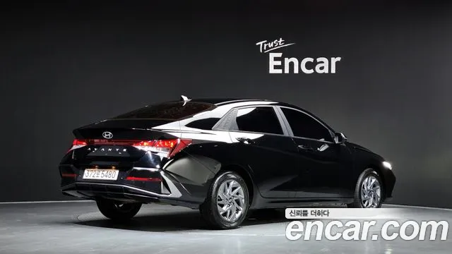 Hyundai Avante CN7 — Фото автомобиля 2