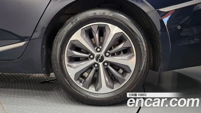 Kia K8 K8 Hybrid — Фото автомобиля 6