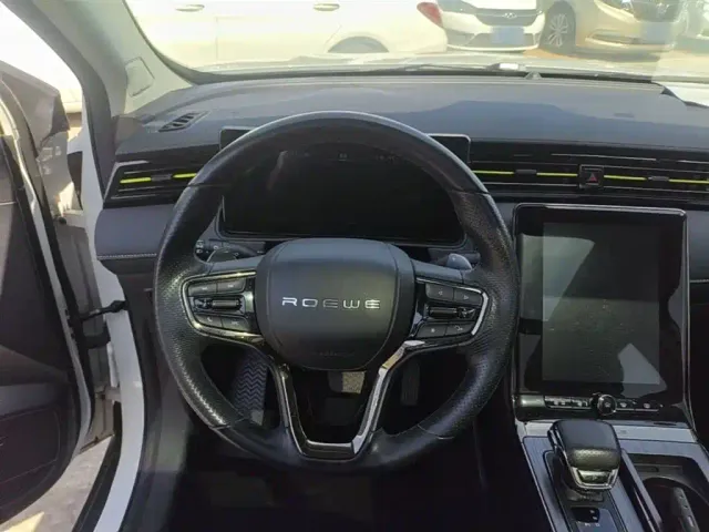 Roewe RX5 — Фото автомобиля 10