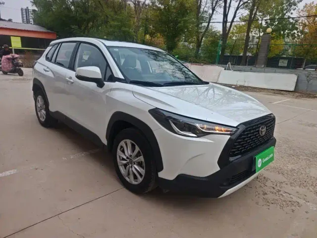 Toyota Corolla Cross — Фото автомобиля 3