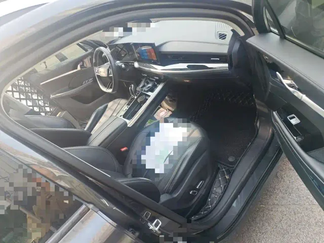 Roewe RX5 Max — Фото автомобиля 17