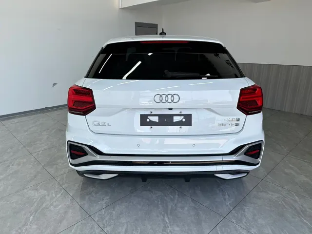 Audi Q2L — Фото автомобиля 5