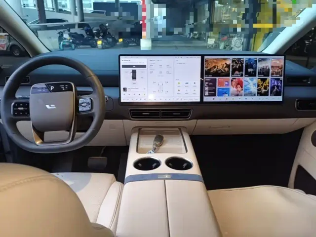 Li Auto MEGA — Фото автомобиля 5