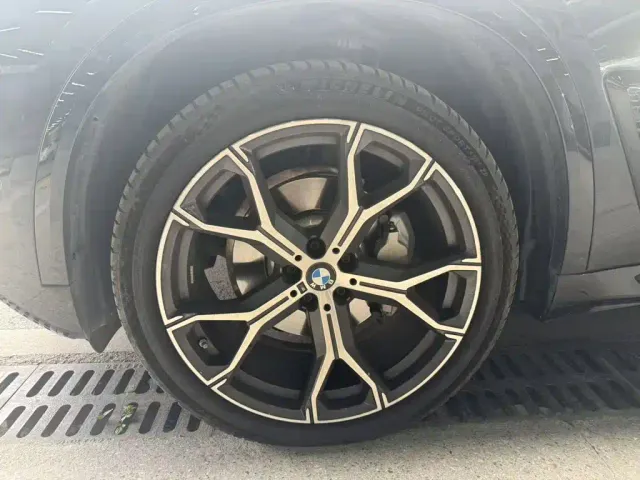 BMW X5 — Фото автомобиля 6