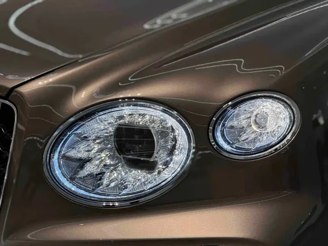 Bentley Bentayga — Фото автомобиля 15