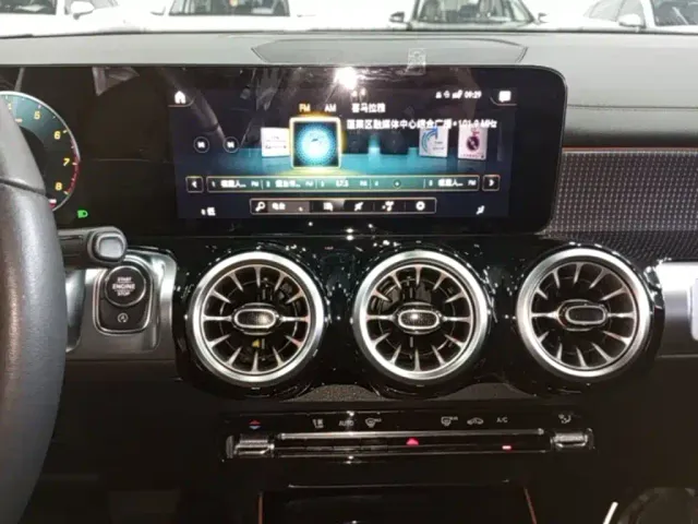 Mercedes-Benz GLB-Class — Фото автомобиля 8