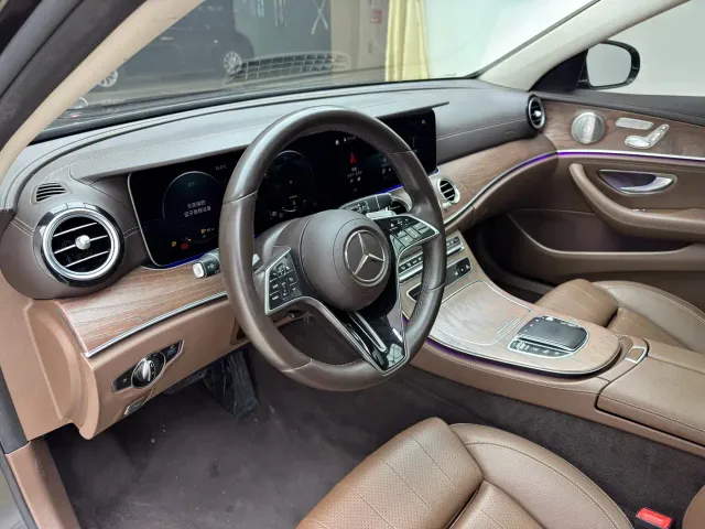 Mercedes-Benz E-Class — Фото автомобиля 6