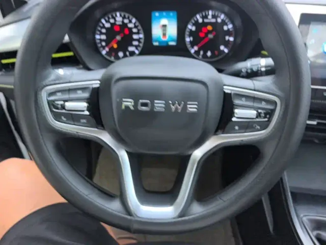 Roewe i5 — Фото автомобиля 10