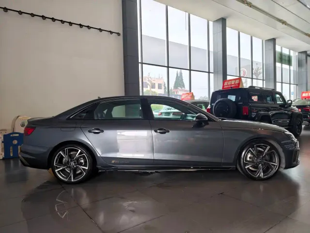 Audi A4L — Фото автомобиля 6