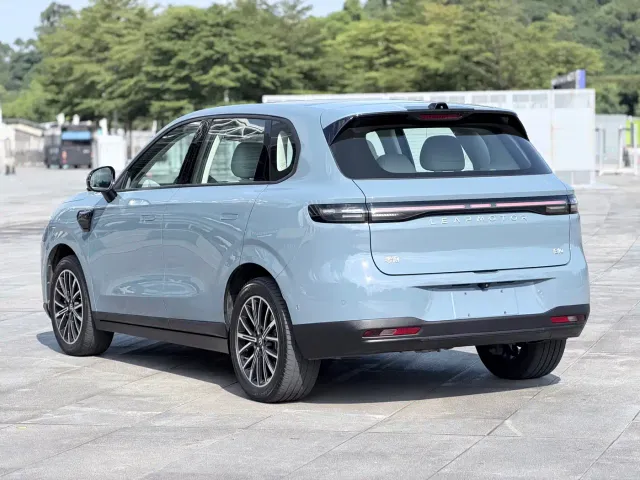 Leapmotor B10 — Фото автомобиля 6