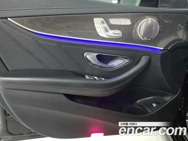 Mercedes-Benz E-Class — Фото автомобиля 15