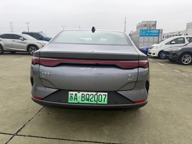 BYD Qin L — Фото автомобиля 6