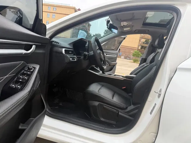 Geely Emgrand — Фото автомобиля 19