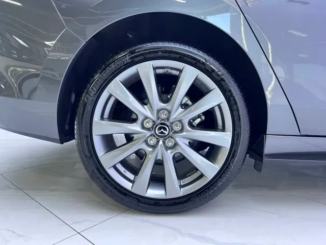 Mazda Axela — Фото автомобиля 19