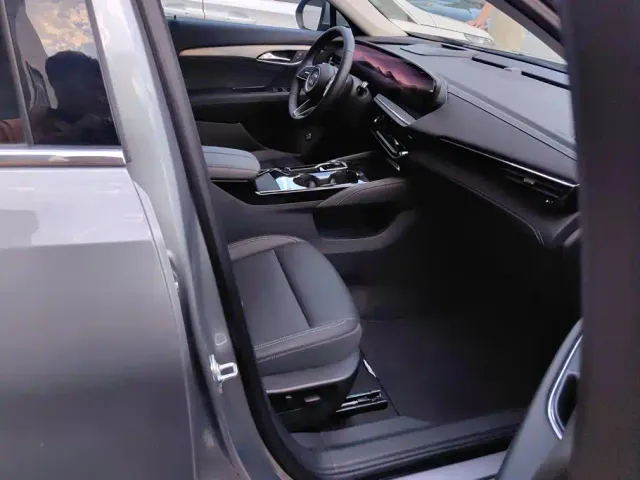 Buick Envision S — Фото автомобиля 8