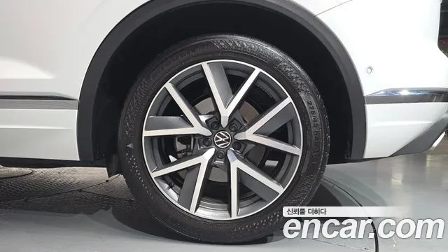 Volkswagen Touareg Touareg 3 поколение 3.0 TDI Prestige — Фото автомобиля 17