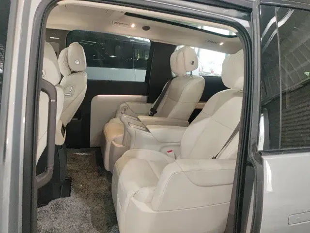 Li Auto MEGA — Фото автомобиля 5