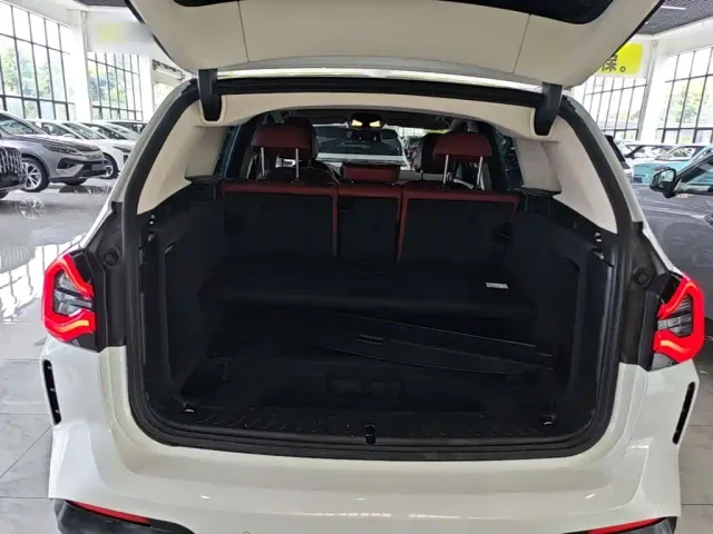 BMW iX3 — Фото автомобиля 18