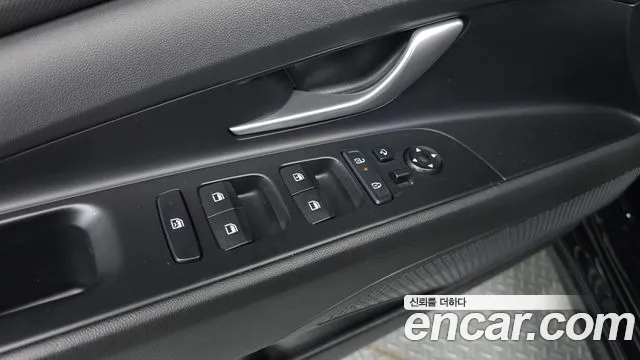 Hyundai Avante CN7 — Фото автомобиля 11
