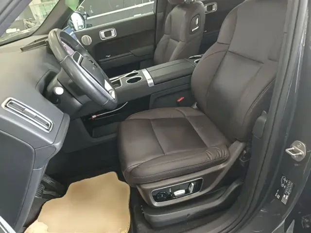 Li Auto L8 — Фото автомобиля 14