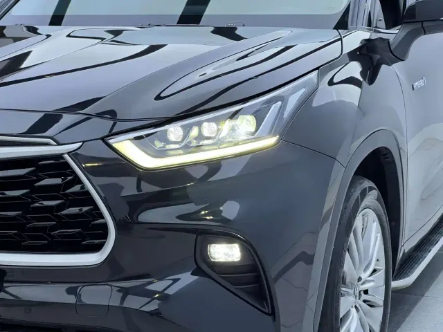 Toyota Highlander — Фото автомобиля 6