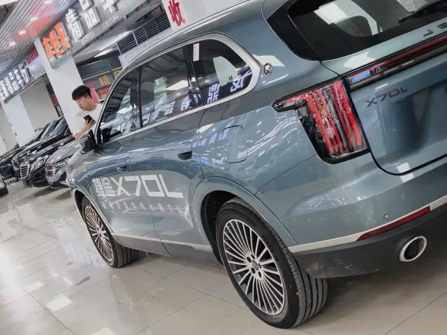 Jetour X70L — Фото автомобиля 6