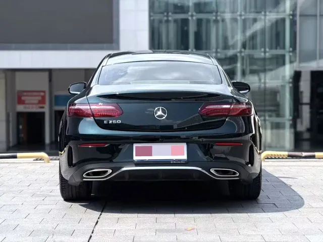 Mercedes-Benz E-Class — Фото автомобиля 8
