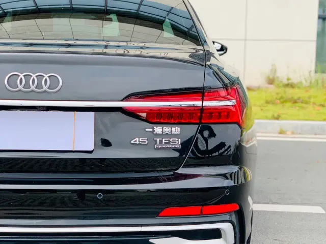 Audi A6L — Фото автомобиля 22