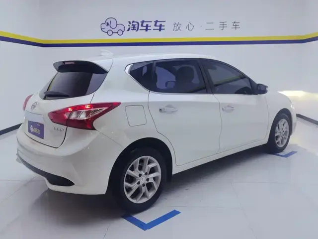 Nissan Tiida — Фото автомобиля 3