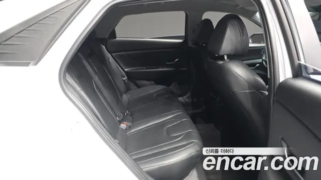 Hyundai AVANTE Avante (CN7) — Фото автомобиля 12