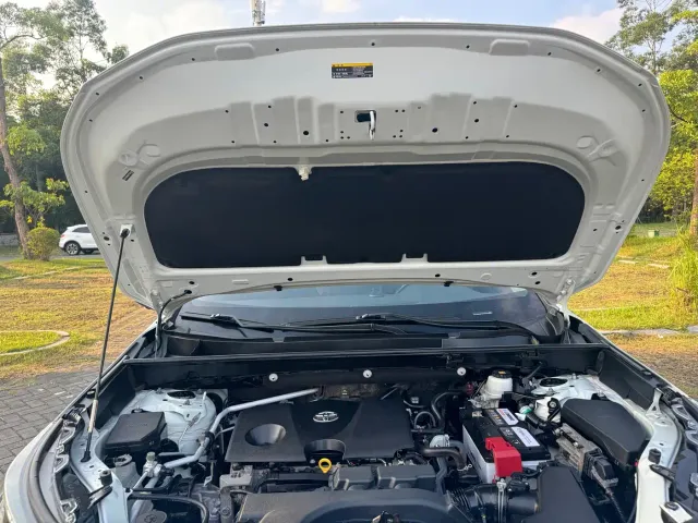 Toyota RAV4 — Фото автомобиля 16