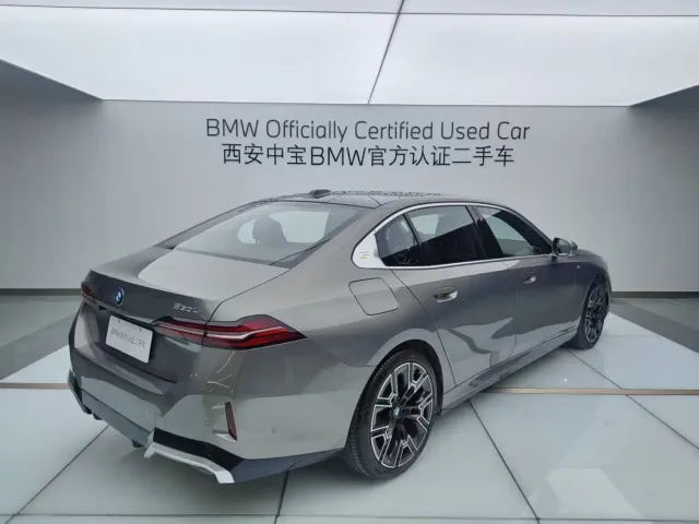BMW 5 Series — Фото автомобиля 5