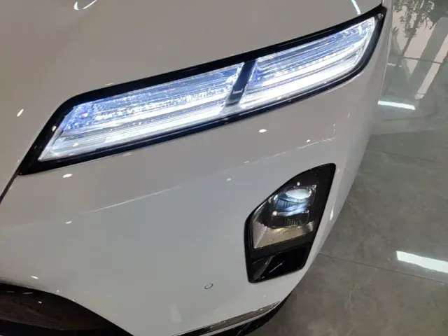 Nio ES8 — Фото автомобиля 23