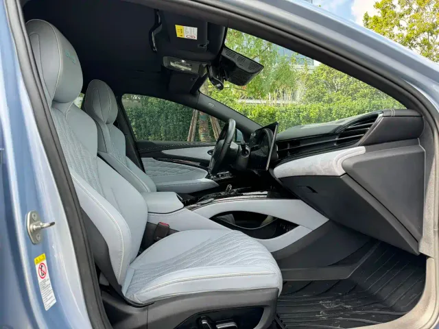 BYD Seal — Фото автомобиля 10