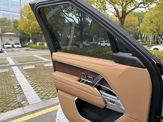 Land Rover Range Rover — Фото автомобиля 10